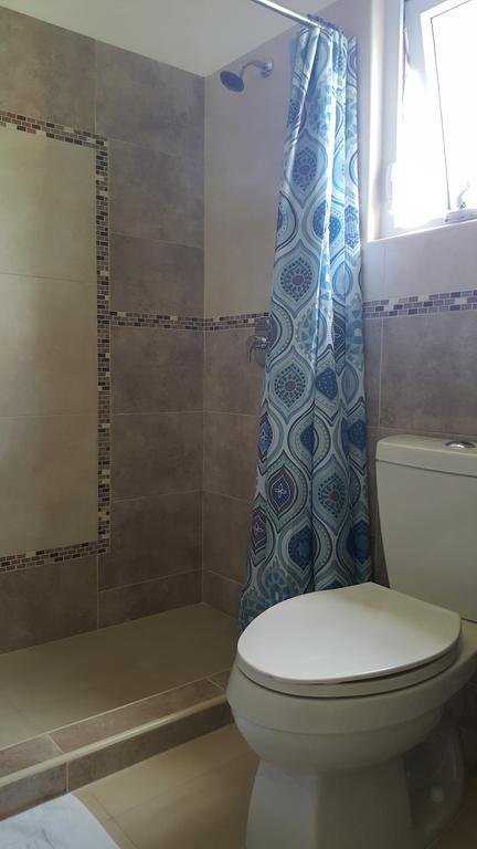 Apt 12, Executive Suites Ja - Palms Enfield Extérieur photo