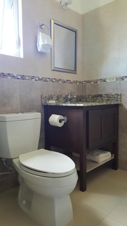 Apt 12, Executive Suites Ja - Palms Enfield Extérieur photo