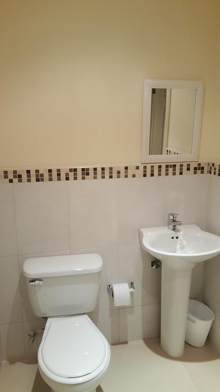Apt 12, Executive Suites Ja - Palms Enfield Extérieur photo