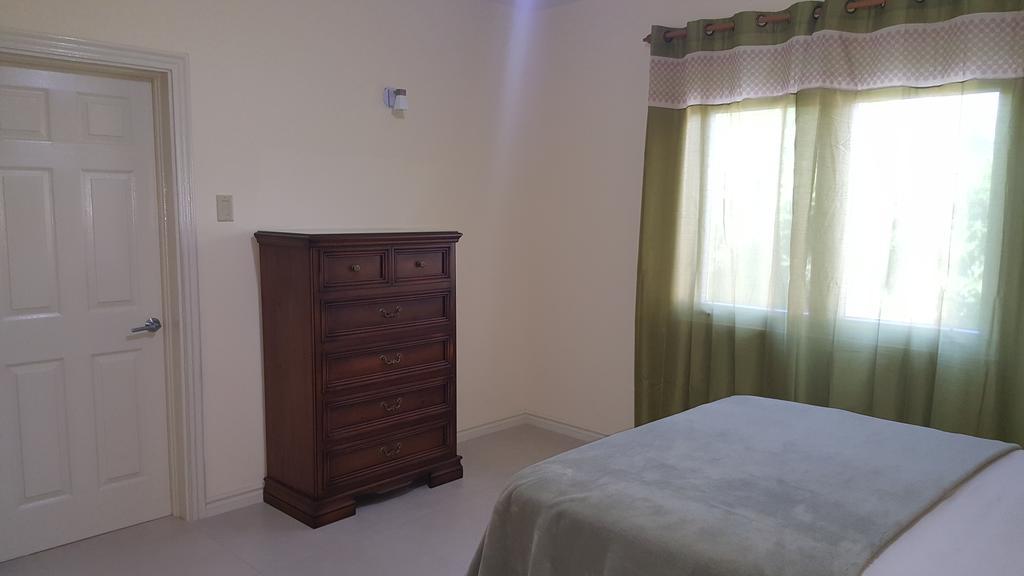 Apt 12, Executive Suites Ja - Palms Enfield Extérieur photo