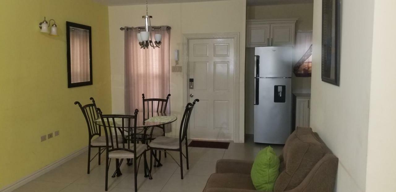 Apt 12, Executive Suites Ja - Palms Enfield Extérieur photo